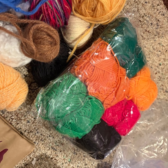Yarn 🧶 - Picture 3 of 5